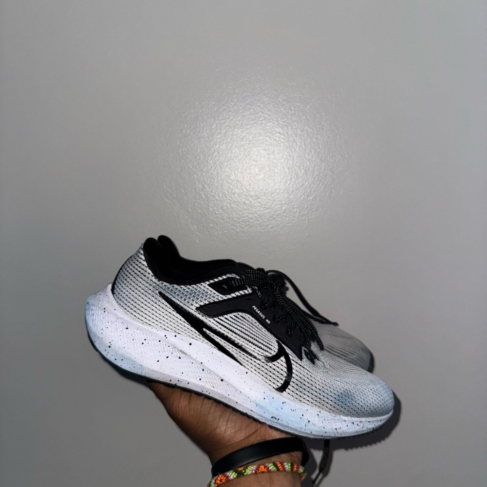 Women’s “Black and White” Pegasus 40 Nike Sneakers
